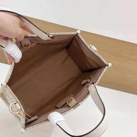 Coach canvas tote bag size 30*22*13cm - Picture 8 of 9